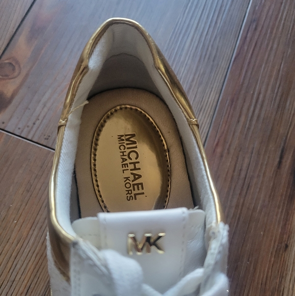 MICHAEL KORS Allie Extreme Mixed-Media Trainer Sneakers Gold/White Size 7 - Picture 4 of 13